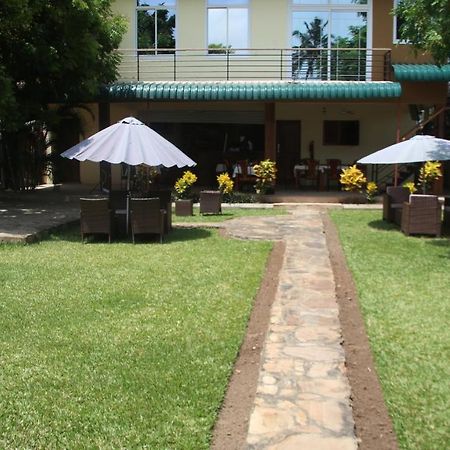 Kays Lodge Dar es Salaam Buitenkant foto