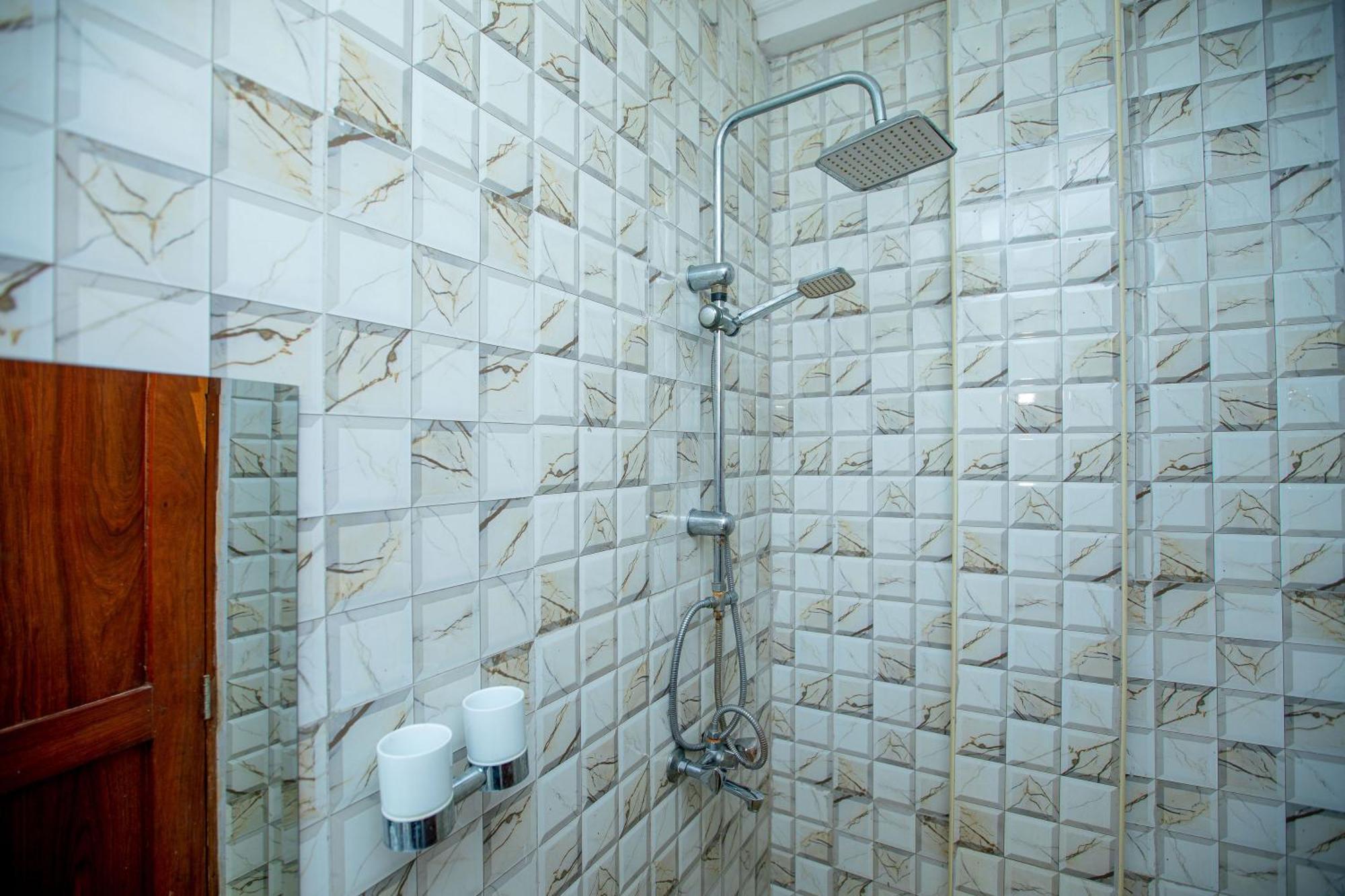 Kays Lodge Dar es Salaam Buitenkant foto
