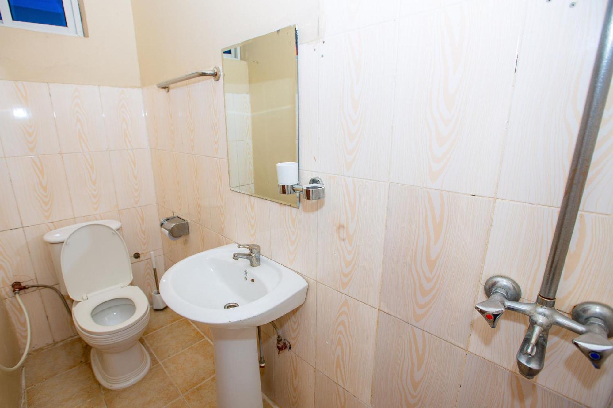 Kays Lodge Dar es Salaam Buitenkant foto