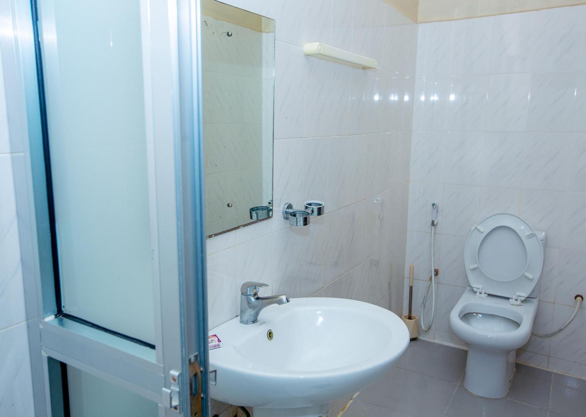 Kays Lodge Dar es Salaam Buitenkant foto