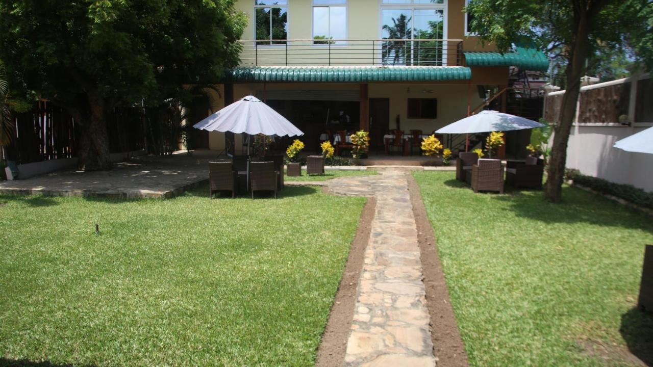 Kays Lodge Dar es Salaam Buitenkant foto