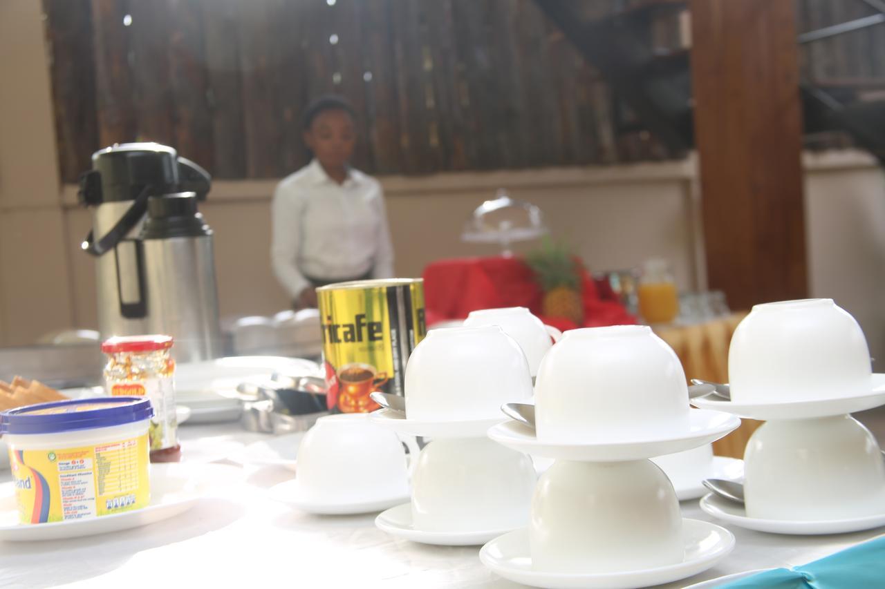 Kays Lodge Dar es Salaam Buitenkant foto