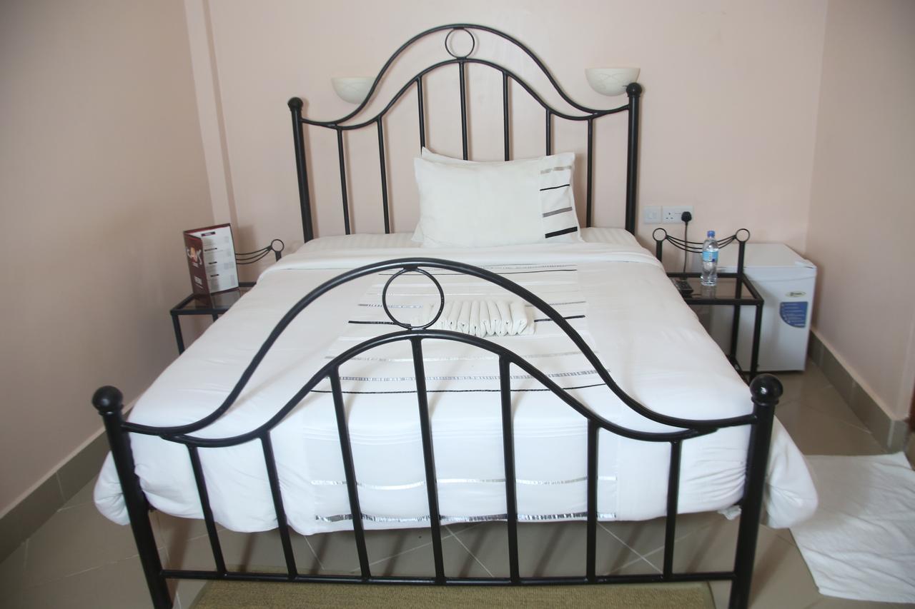 Kays Lodge Dar es Salaam Buitenkant foto