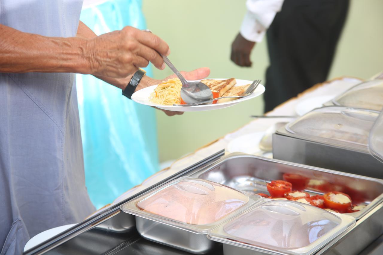 Kays Lodge Dar es Salaam Buitenkant foto
