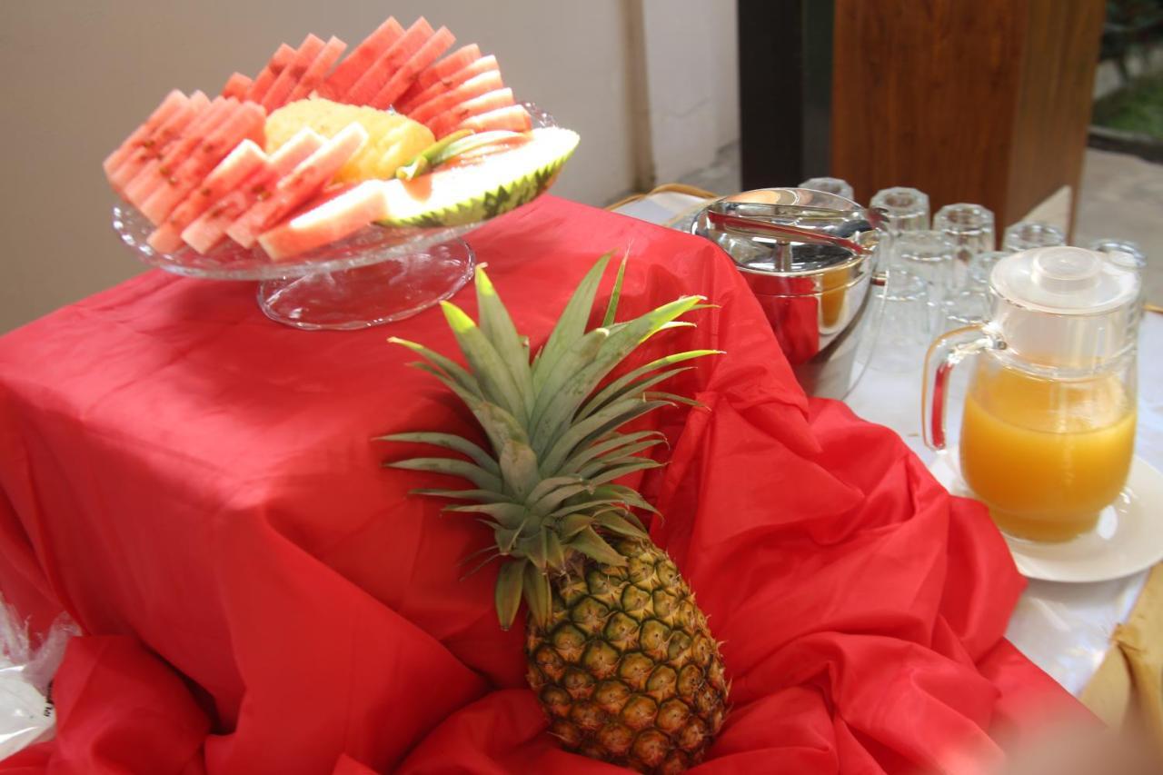 Kays Lodge Dar es Salaam Buitenkant foto