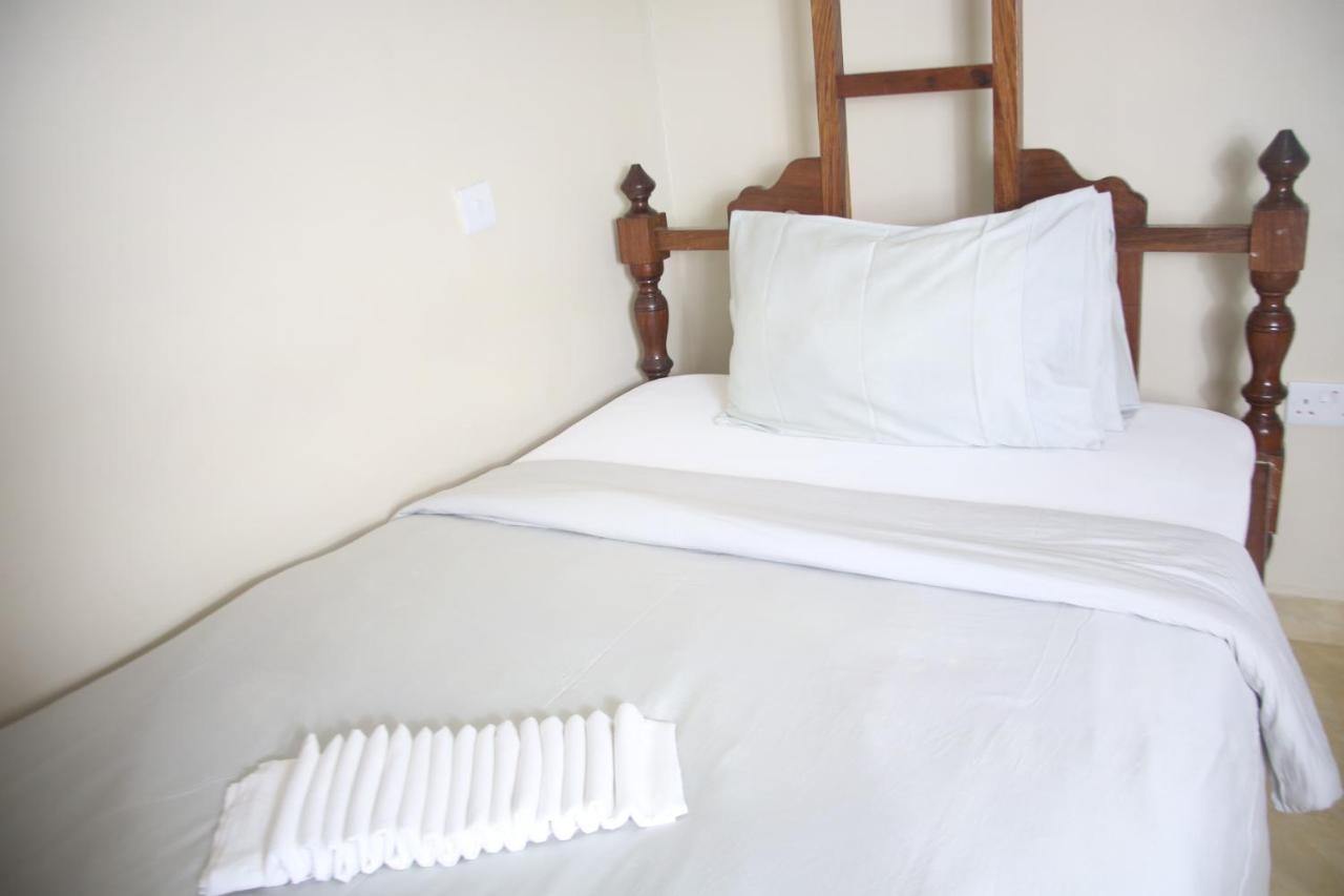 Kays Lodge Dar es Salaam Buitenkant foto