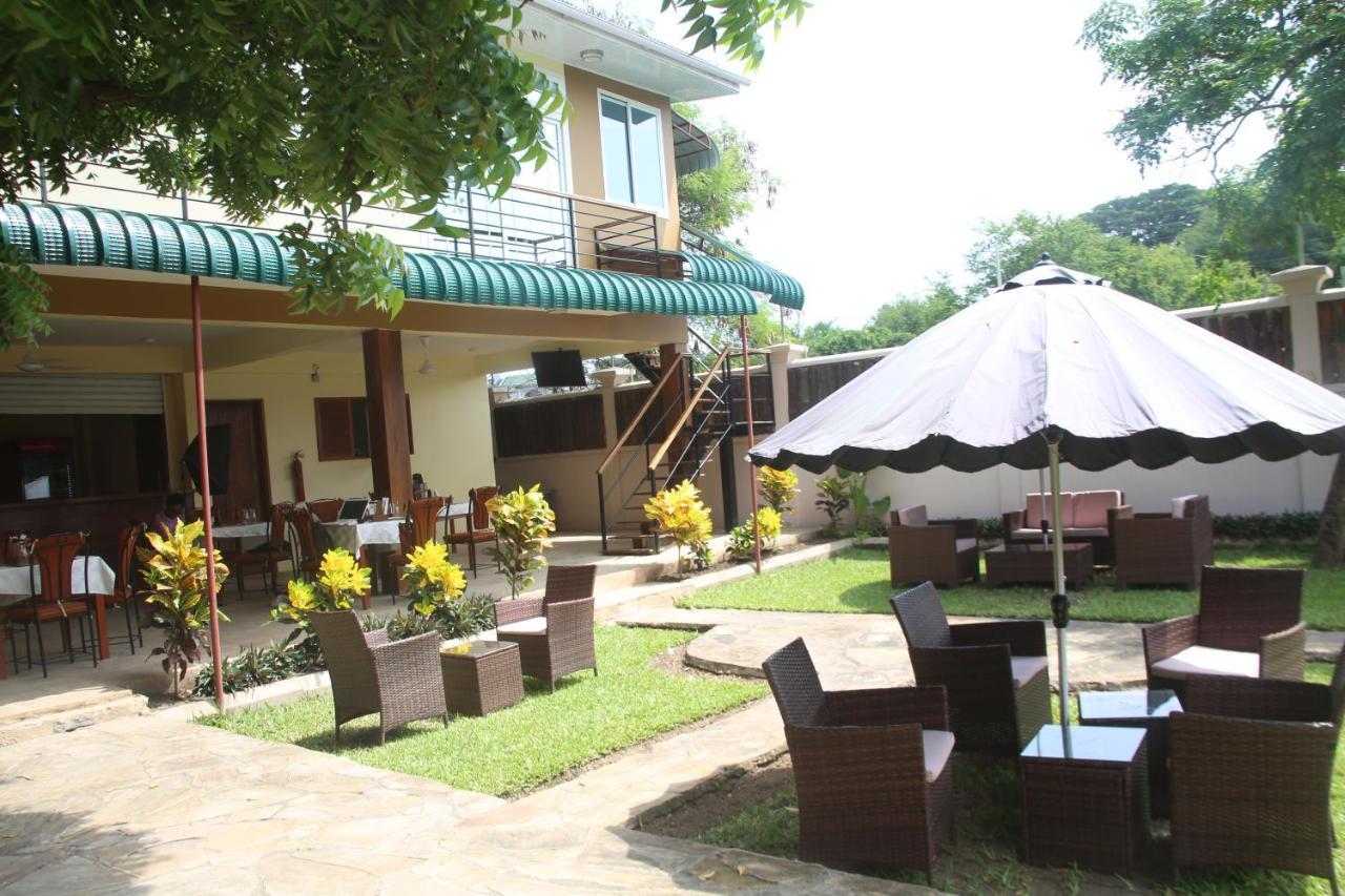 Kays Lodge Dar es Salaam Buitenkant foto