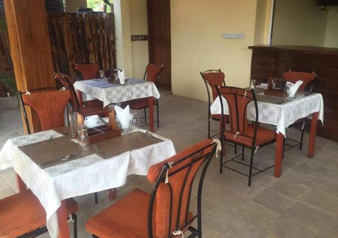 Kays Lodge Dar es Salaam Buitenkant foto