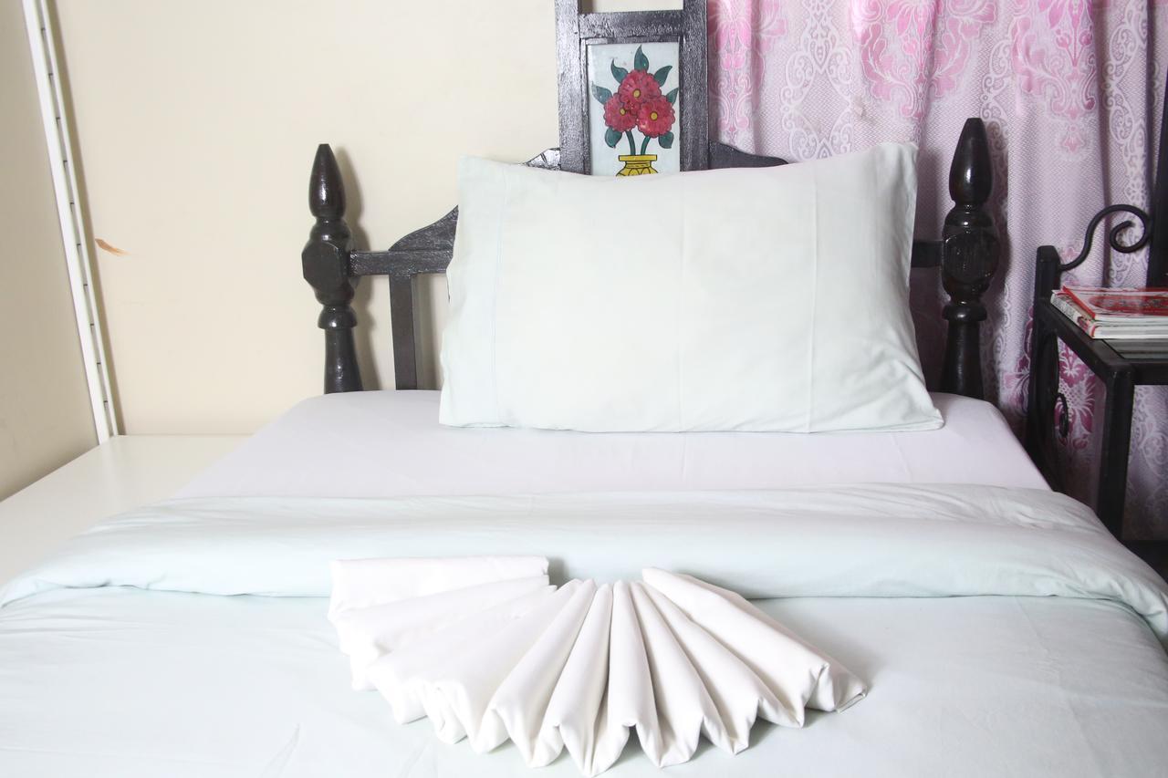 Kays Lodge Dar es Salaam Buitenkant foto