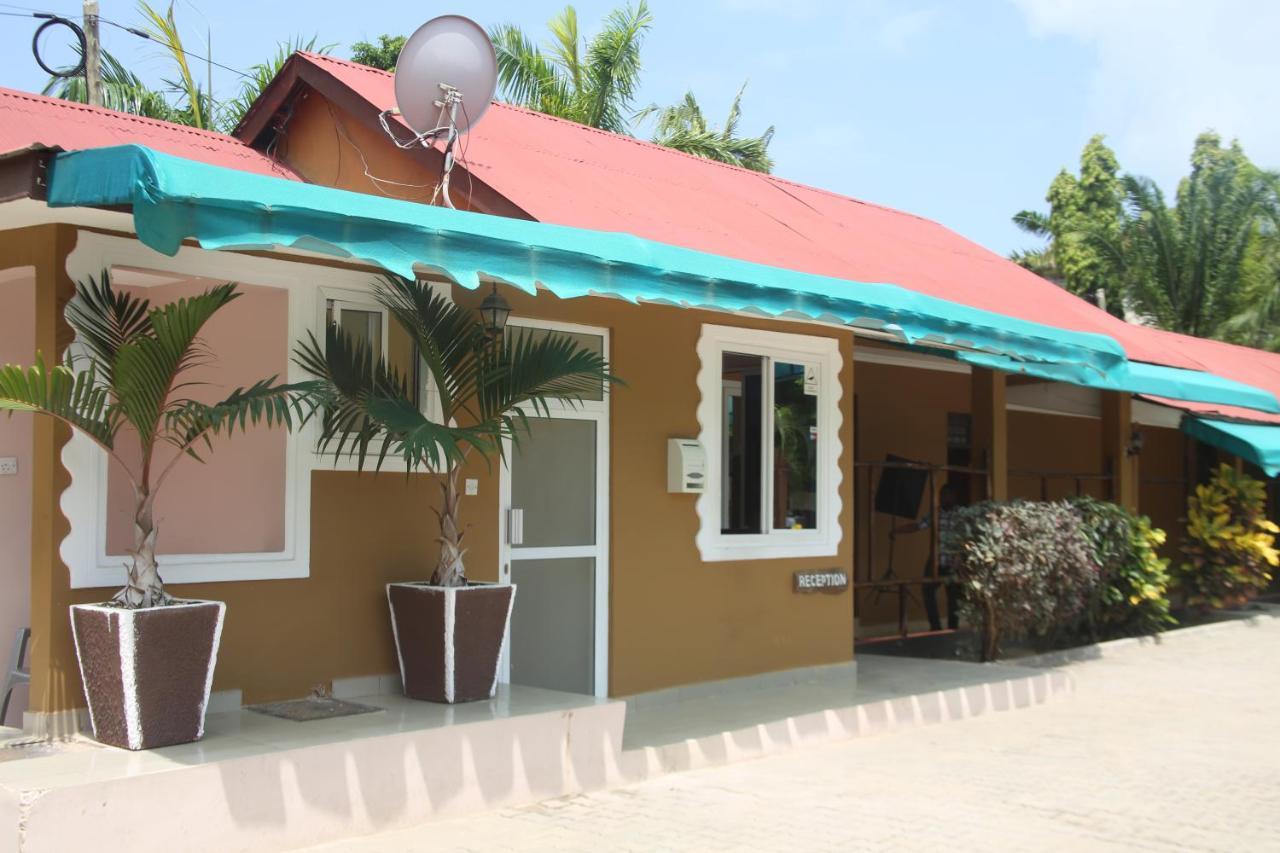 Kays Lodge Dar es Salaam Buitenkant foto