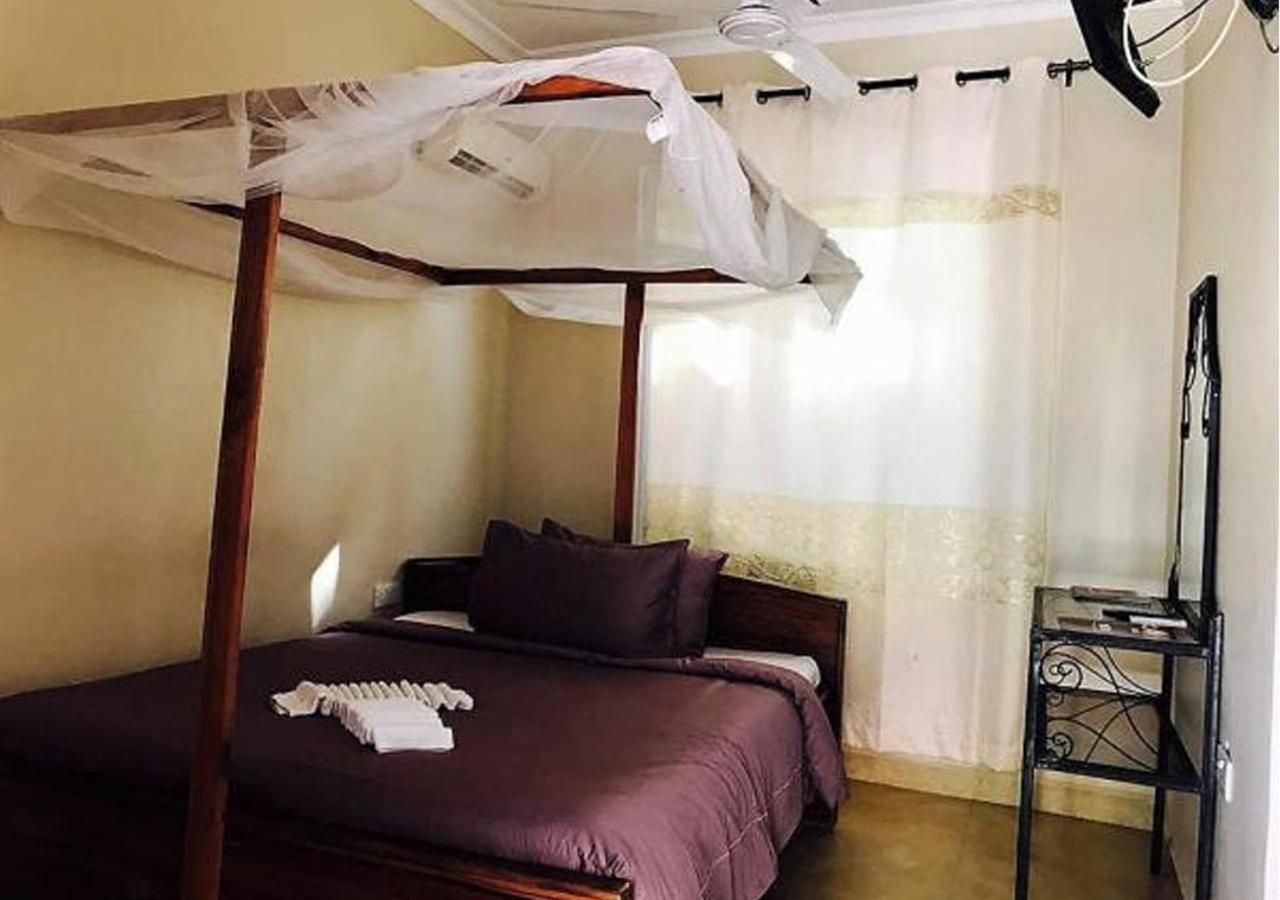 Kays Lodge Dar es Salaam Buitenkant foto