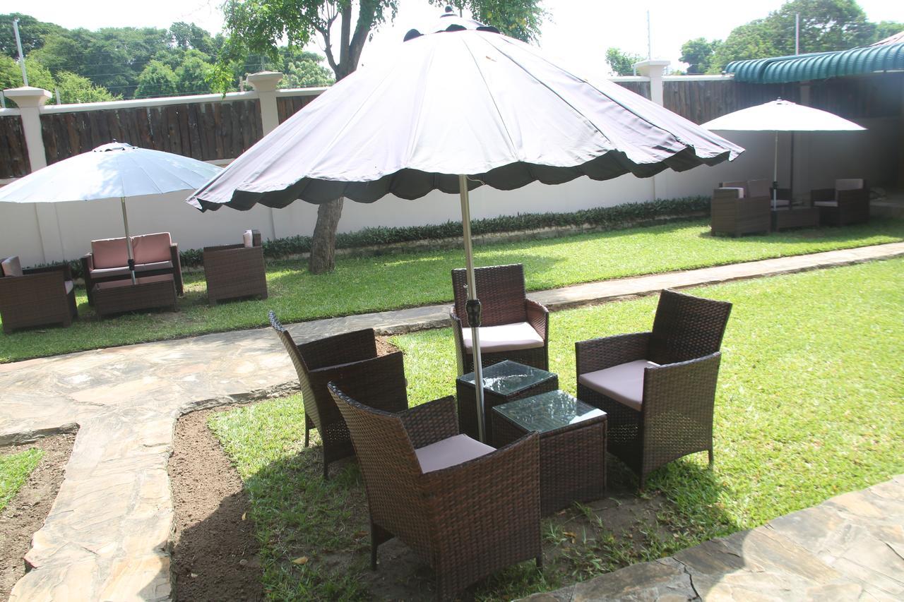 Kays Lodge Dar es Salaam Buitenkant foto